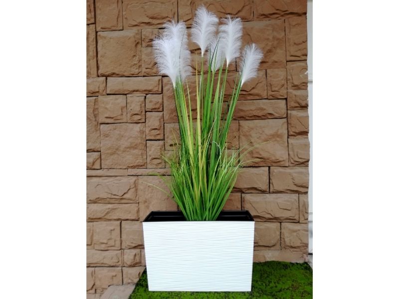 Композиция из искусственной травы Картадерия 120 в горшке из пластика Modern Werbena white
