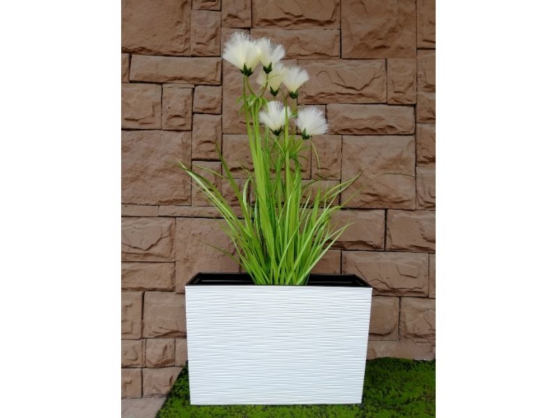 Композиция из искусственной травы Осока цветущая 90 в горшке из пластика Modern Werbena white