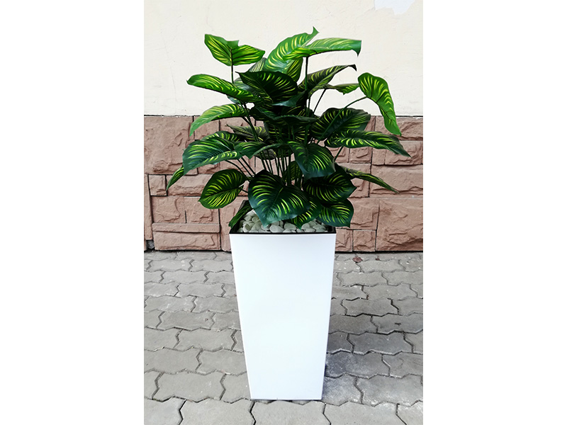 Искусственное растение Филодендрон пестролистный в белом горшке (YN-375)